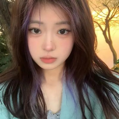某种女人海报